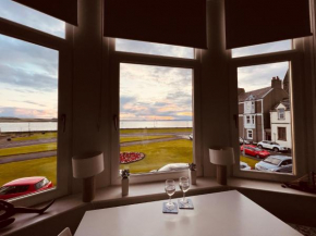 Seaview one bedroom apartment in centre of Largs